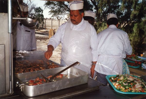 Unité mobile de cuisine avec plateforme abritée de 13 m²