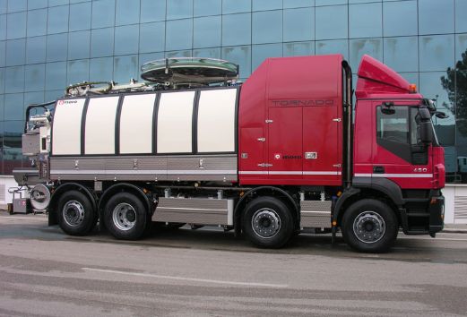 Tornado - hydrocureur Kaiser - débits 290 l/min à 410 l/min et pression 170 à 200 bar_3