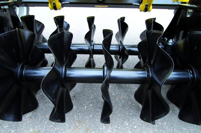 Cutterpack CT - Rouleau agricole BEDNAR - largeur de travail 4,6 à 6,3 m - disques autonettoyants et timon télescopique_3