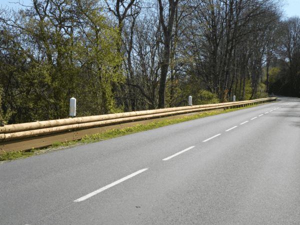 T40 – N2W3 (L2) – ASI B - Glissière de sécurité Tertu - bois-métal, longueur 2 m, certifiée CE, hauteur 85 cm_3