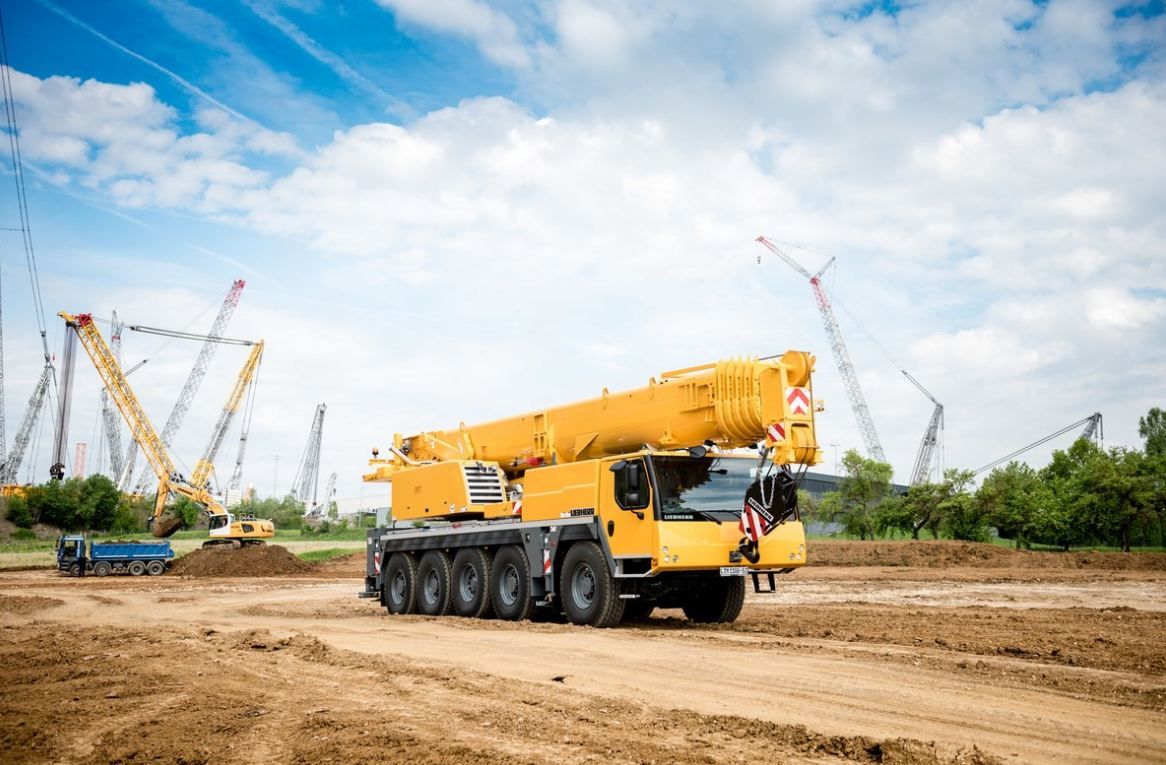 Grue mobile Liebherr avec moteur diesel 6 cylindres de 370 kW
