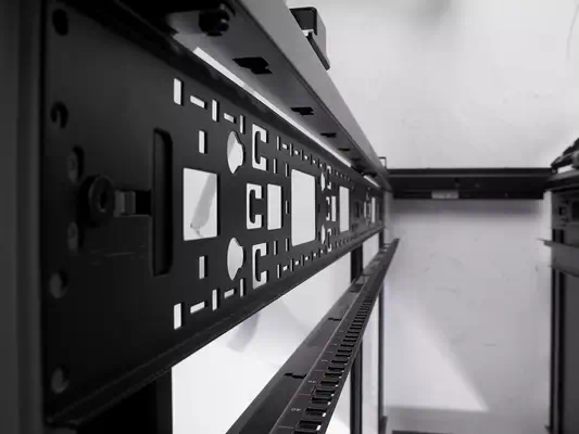 NetShelter SX - enveloppe serveur 19P - 42U - 600x1070mm - noir_3