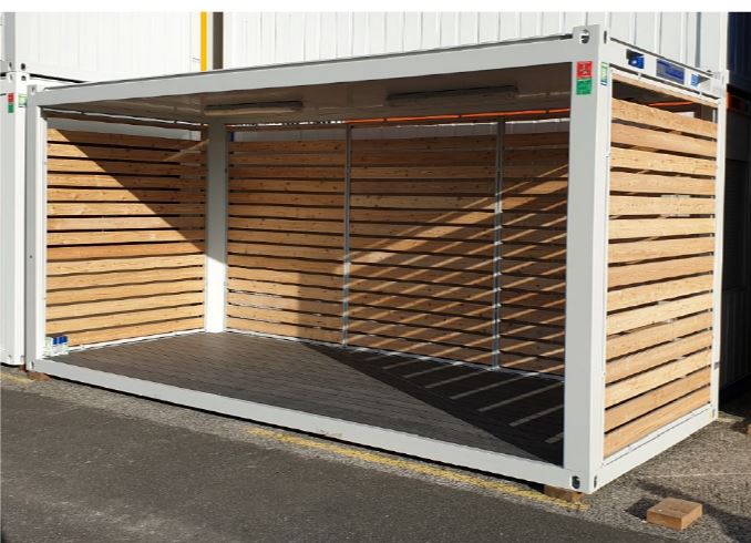 Structure modulaire 20 pieds avec terrasse en bois et sol haute qualité