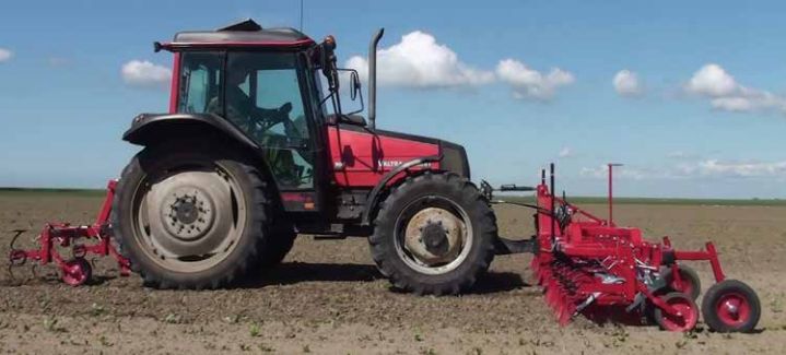 EC-Weeder - Bineuse agricole personnalisable Steketee - Largeur de travail jusqu'à 13 m avec guidage automatique IC-Light_3