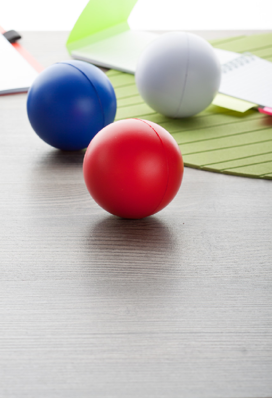 Balle anti-stress rouge - en mousse PU - poids 26g_3