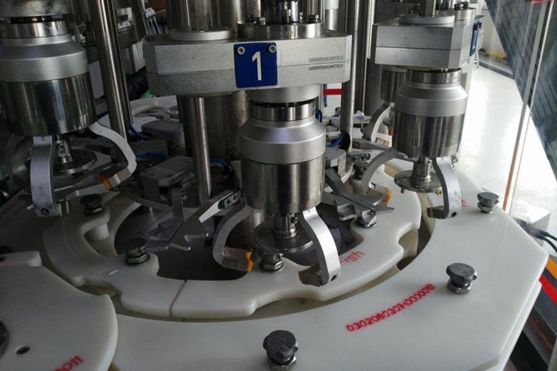 Boucheuse rotative pour pompe de pulvérisation ZHX200 - Zhonghuan Packaging Machinery Co., Ltd - 5000 bouteilles/heure - 8 manipulateurs_3