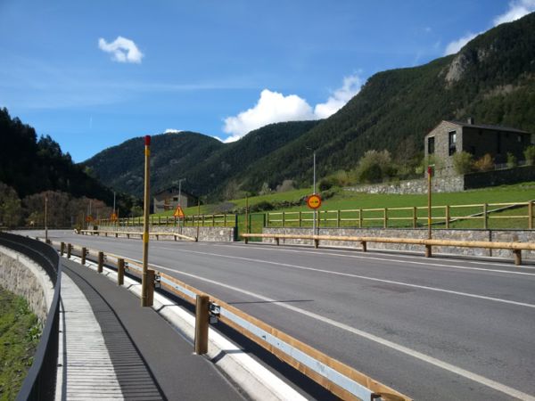 T22 4m-n2 w6-asi a - glissière de sécurité - tertu - bois-métal, longueur 4 m_3