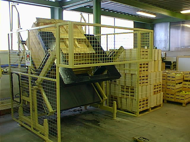 Retourneur videur de caisses semi automatique_3