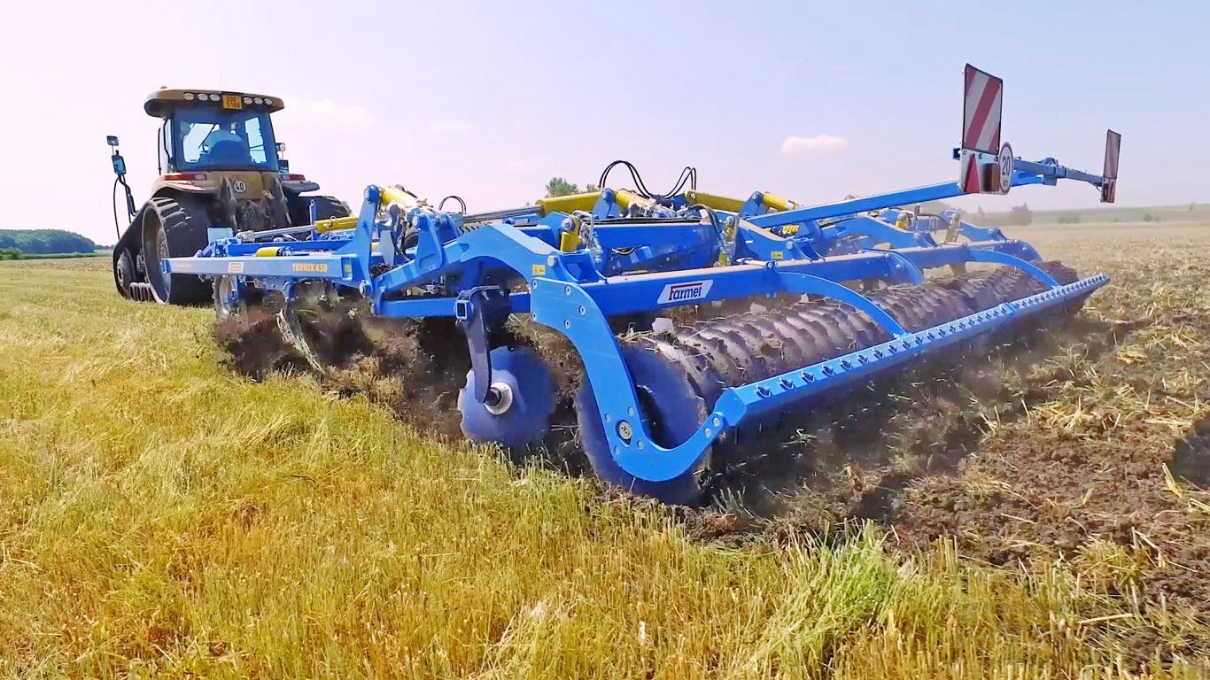 Terrix - Cultivateur agricole Farmet a.S - Largeur de travail 4500 à 6000 mm - Ameublissement profond et mélange intensif_3