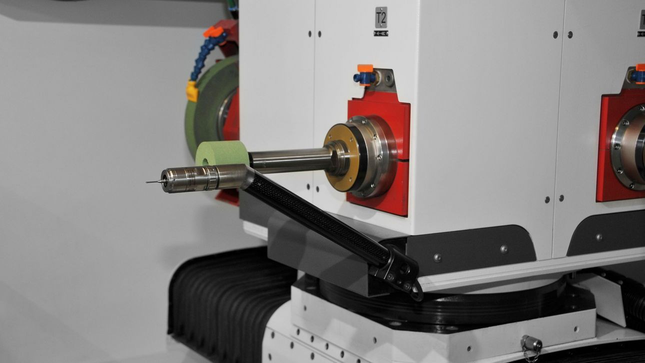 S151 - rectifieuse cylindrique intérieure CNC - United Grinding - hauteur des pointes 275 mm - longueur de pièce jusqu'à 1 300 mm_3