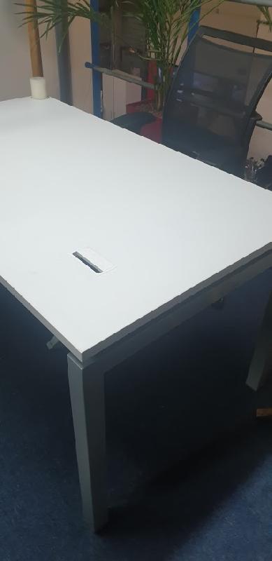 Poste de travail complet - Bureau Droit Blanc 140x80 cm + Fauteuil ergonomique SEDUS + Caisson sur roues 2/3 tiroirs d'occasion_3