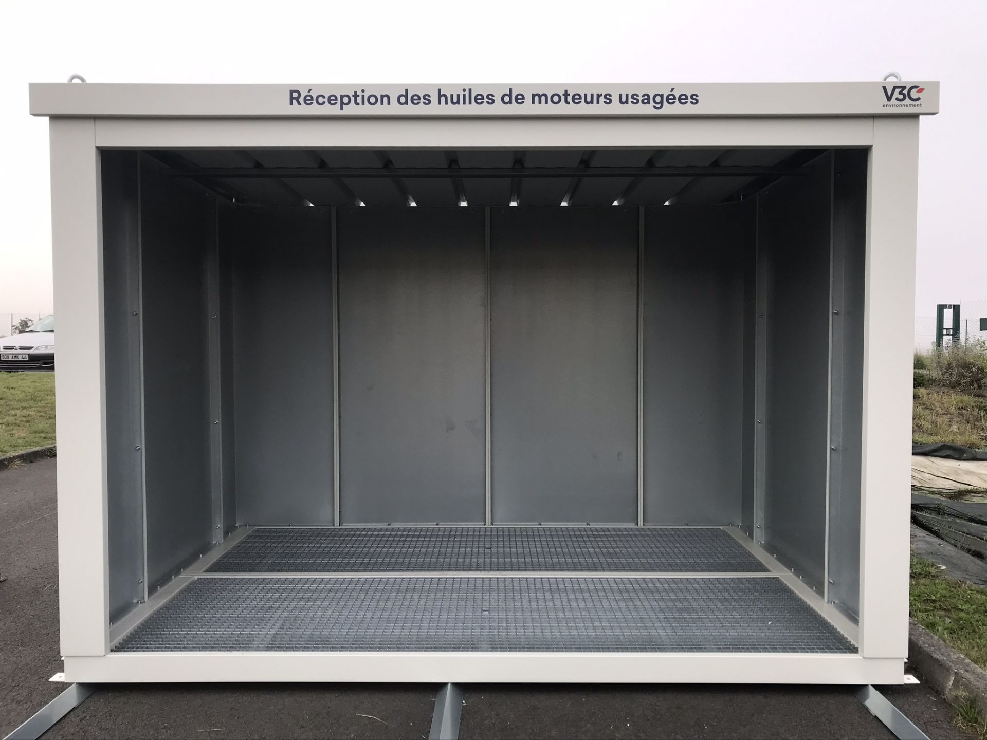 Installation avec signalétique pour dépôt d'huiles