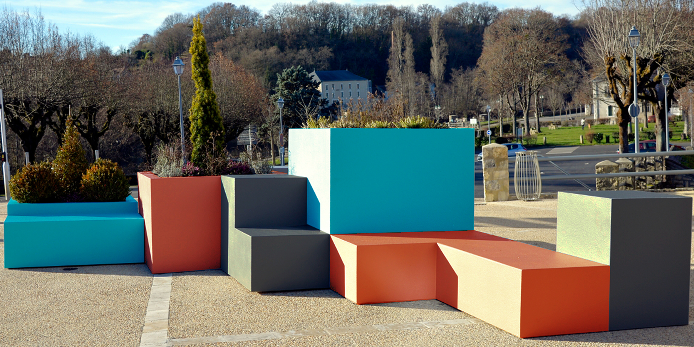 Assise urbaine sur mesure en résine Ultra® - Mobilier intérieur et extérieur résistant_3