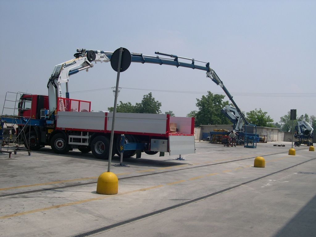 Série 51800 E ASC Plus - Grue auxiliaire Cormach - Pression 275 bar - Capacité jusqu'à 3000 kg_3