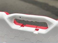 Équipement de voie avec attache intégrée en acier zingué