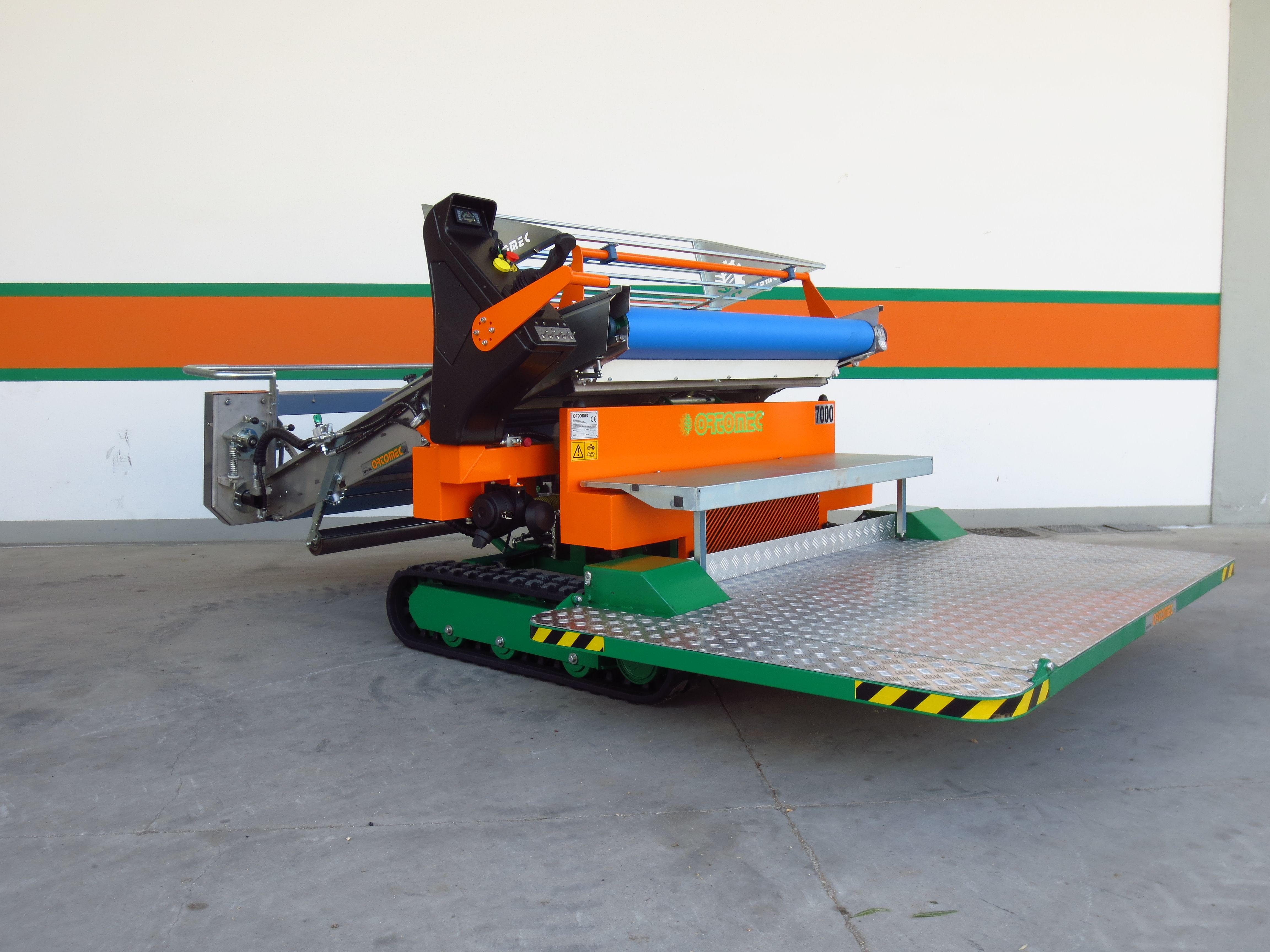 Récolteuse de légumes 7000 foglia - ortomeca srl - largeur de tête de récolte 130 à 180 cm - moteur 25 hp_3