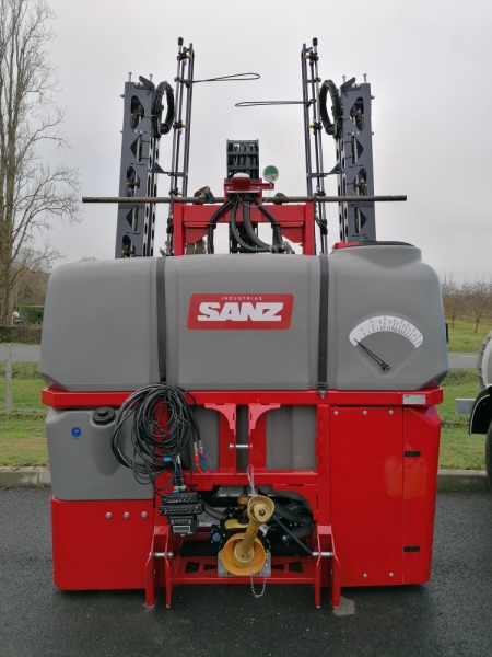 Pulvérisateur avec cuve en polyéthylène- Capacité 800, 1000, 1250, 1500 et 1900 litres - SR - CLM_3