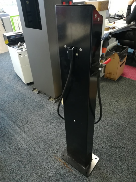 Station de réparation et gonflage pour vélo en inox durable