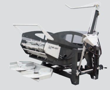 Dérouleuse pailleuse avec bras de chargement hydraulique