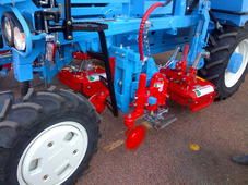 Tracteur enjambeur adapté aux spécificités régionales