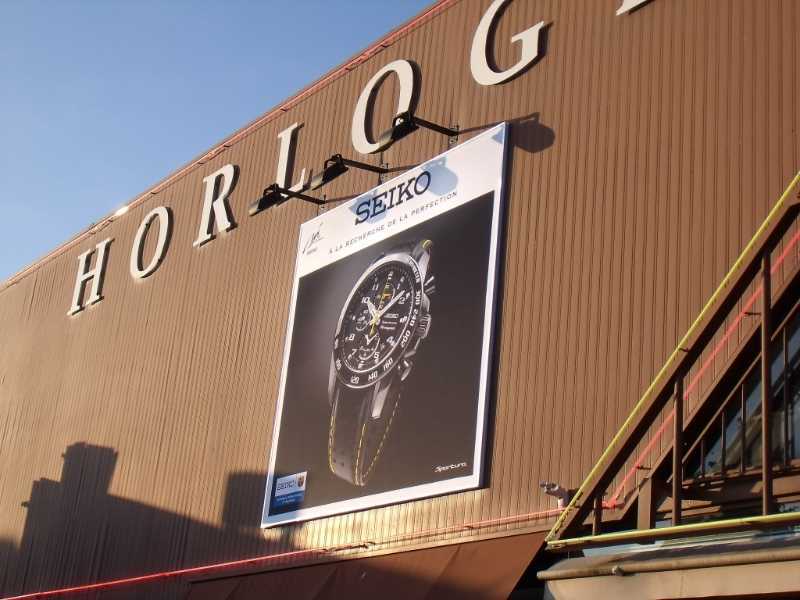 Enseigne toile tendue sur mesure: imprimez votre visuel de communication dans le respect de votre charte graphique - OUEST ENSEIGNES_3