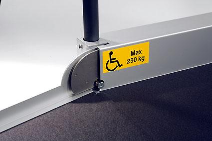 Plate-forme élévatrice  pour petites hauteurs - Utilisateurs en fauteuil roulant et personnes à mobilité réduite - Guldmann LP5 Stepless_3