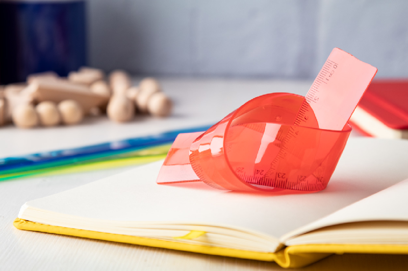 Règle transparente en plastique flexible - Couleur rouge - Poids 28g_3