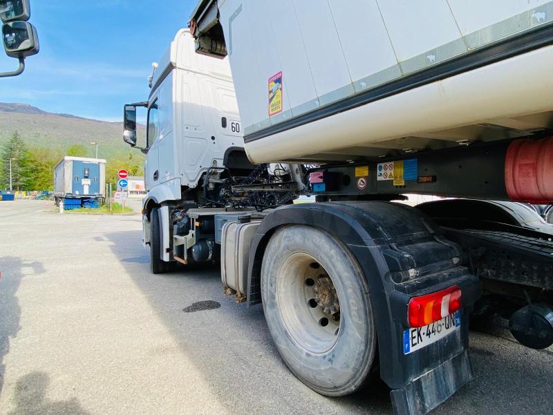MERCEDES tracteur routier actros 1851 4x2 avec kit hydraulique_3