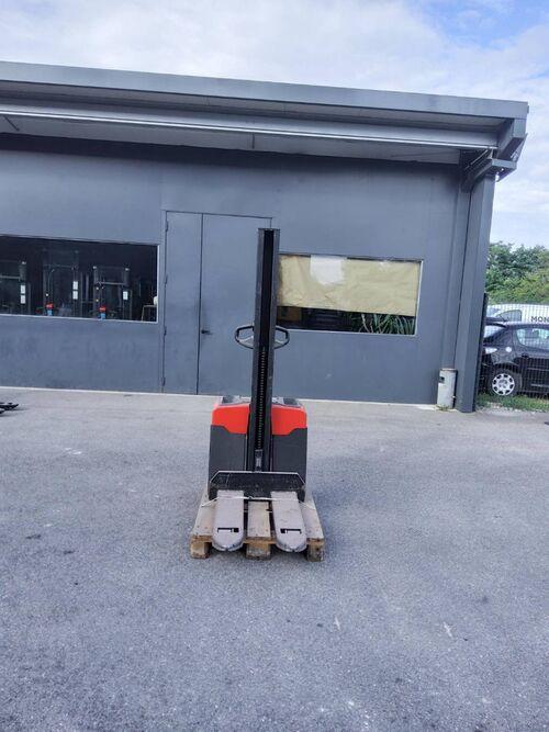 Gerbeur électrique BT HWE100 E001916 - disponible en occasion et en location de courte à longue durée_3