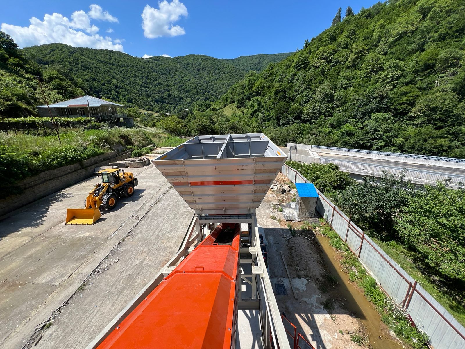 Centrale à béton mobile 60 m³ - Malaxeur Twinshaft 1500/1000 L - Trémie d'agrégats 36 m³ - Silo à ciment 100 tonnes_3