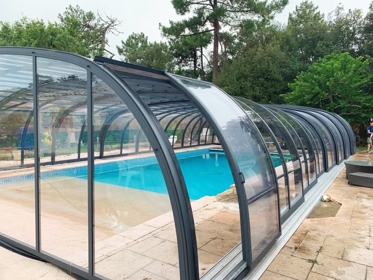 Abri de piscine haut télescopique - structure en aluminium thermolaqué époxy_3