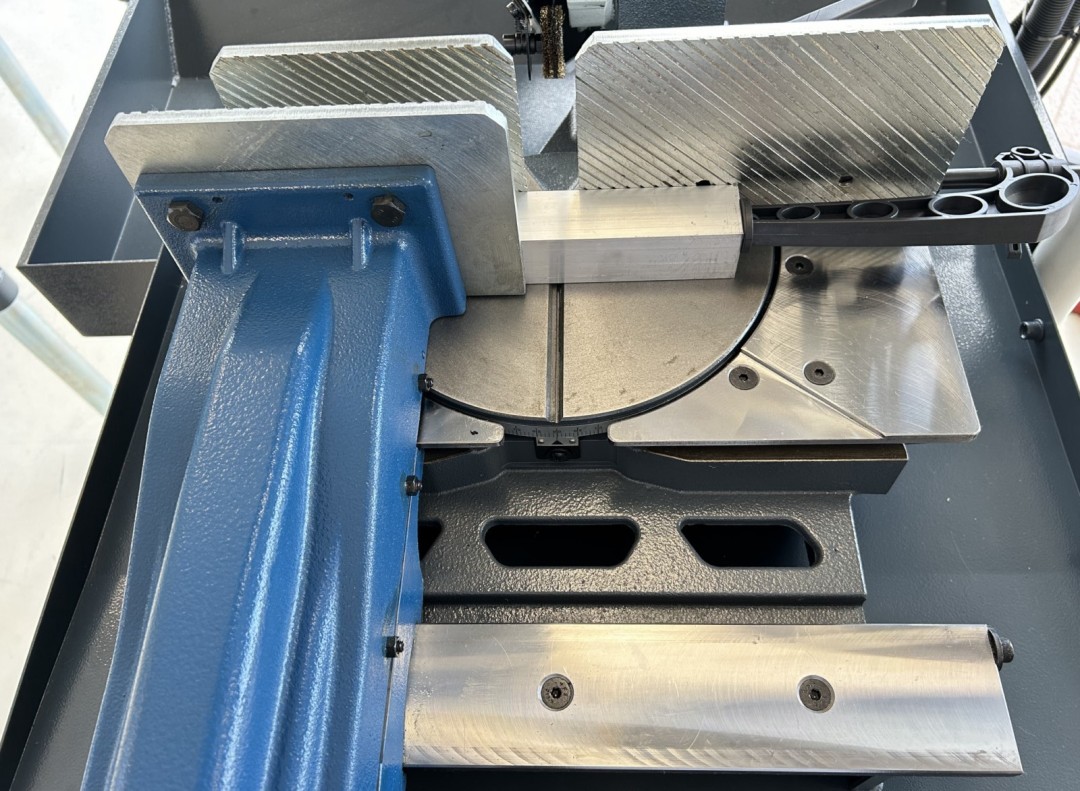 Scie à ruban semi-automatique ARROW S260SA - archet orientable gauche/droite - capacité 260 mm_3