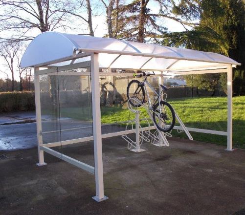 Support sécurisé pour 3 vélos avec options d’antivol à 3 ou 4 points