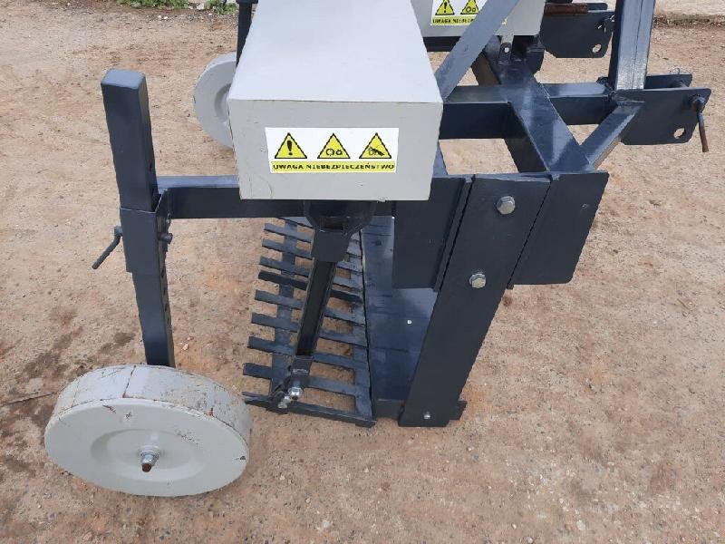 Arracheuse maraîchère / légumière NC - Lame souleveuse vibrante EM140 - Largeur 1,40m - Occasion_3