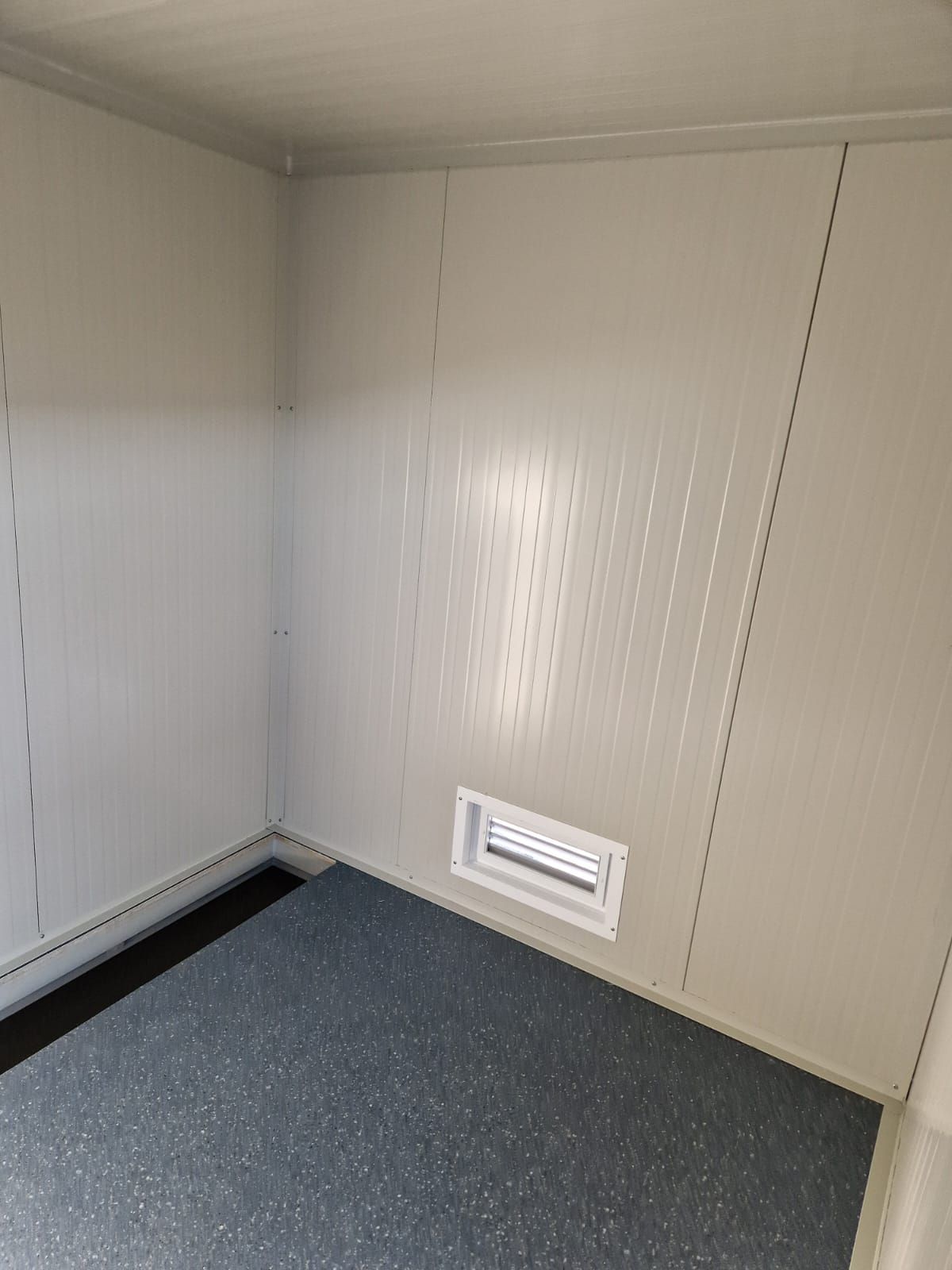 Local technique modulaire - normes de sécurité - dimensions L.6.09m x l.2.42m - panneaux coupe-feu 2H00_3