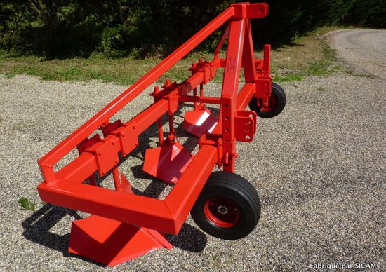 Butteuse pomme de terre à socs grand modele 1 2 3 rangs et plus - sicam - attelage par chapes_3