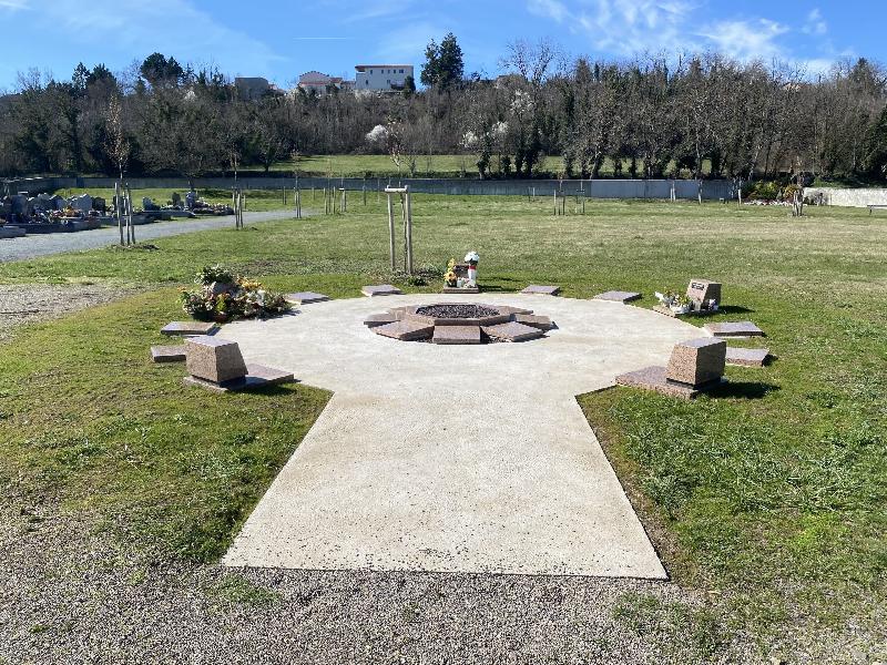Sépultures enterrées - Marguerite - Granimond - Granit massif pour 3 urnes par famille_3