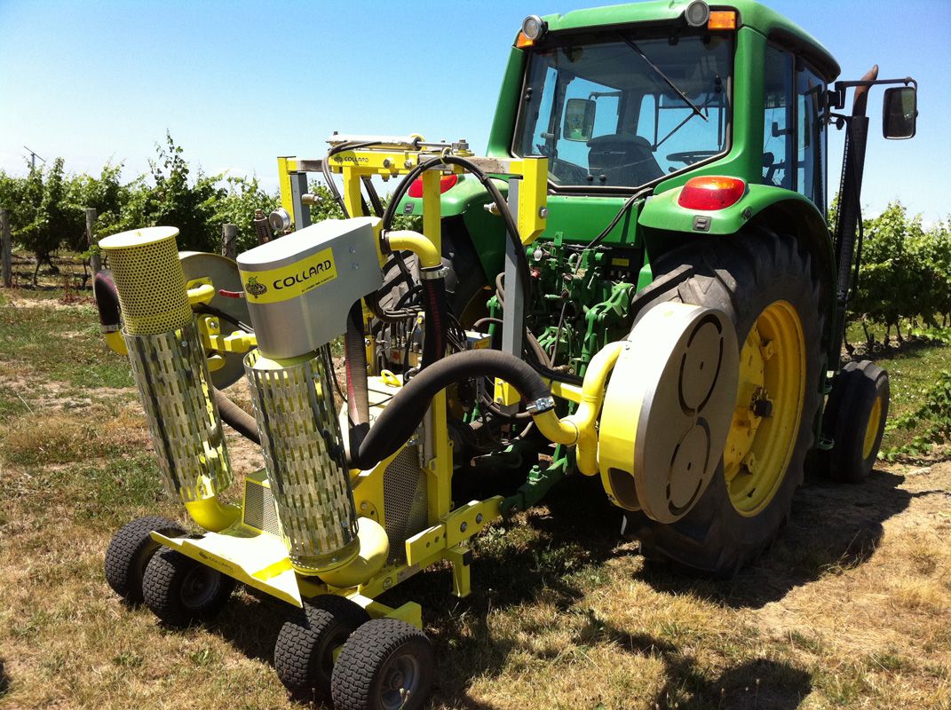 Effeuilleuse pour vignes étroites et larges avec châssis réglable