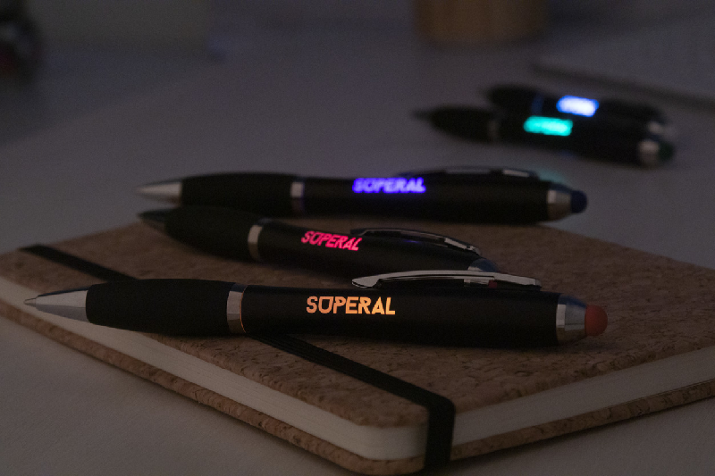 Stylo à bille stylet en plastique noir - Grip en caoutchouc - LED lumineuse - Encre bleue_3