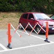 Barrière extensible 2m - en plastique, légère et maniable, coloris rouge/blanc ou noir/jaune_3