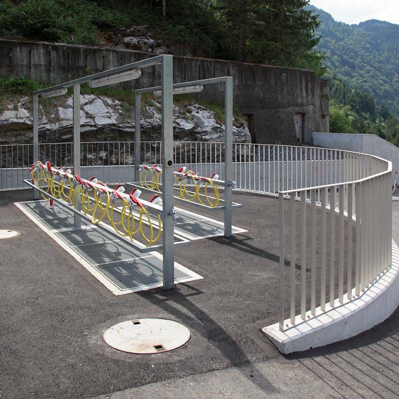 Lave-chaussures modulaire avec bacs en béton armé