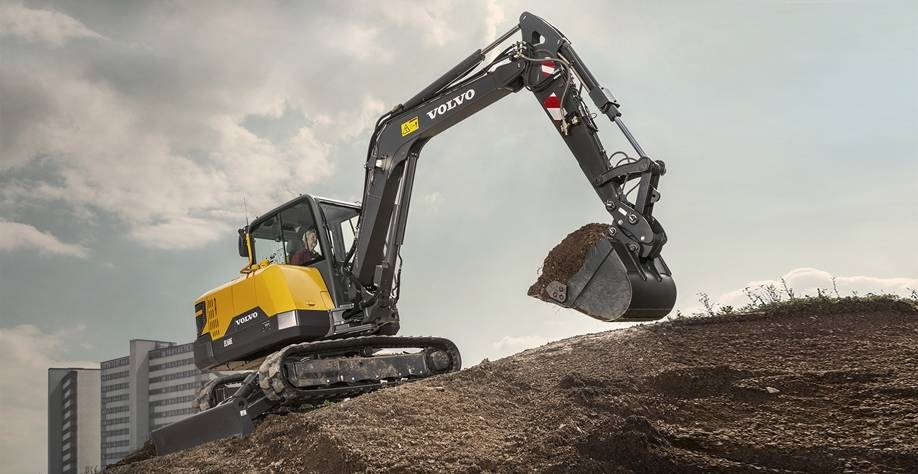 Engin de chantier Volvo EC60E avec puissance brute de 44,3 kW