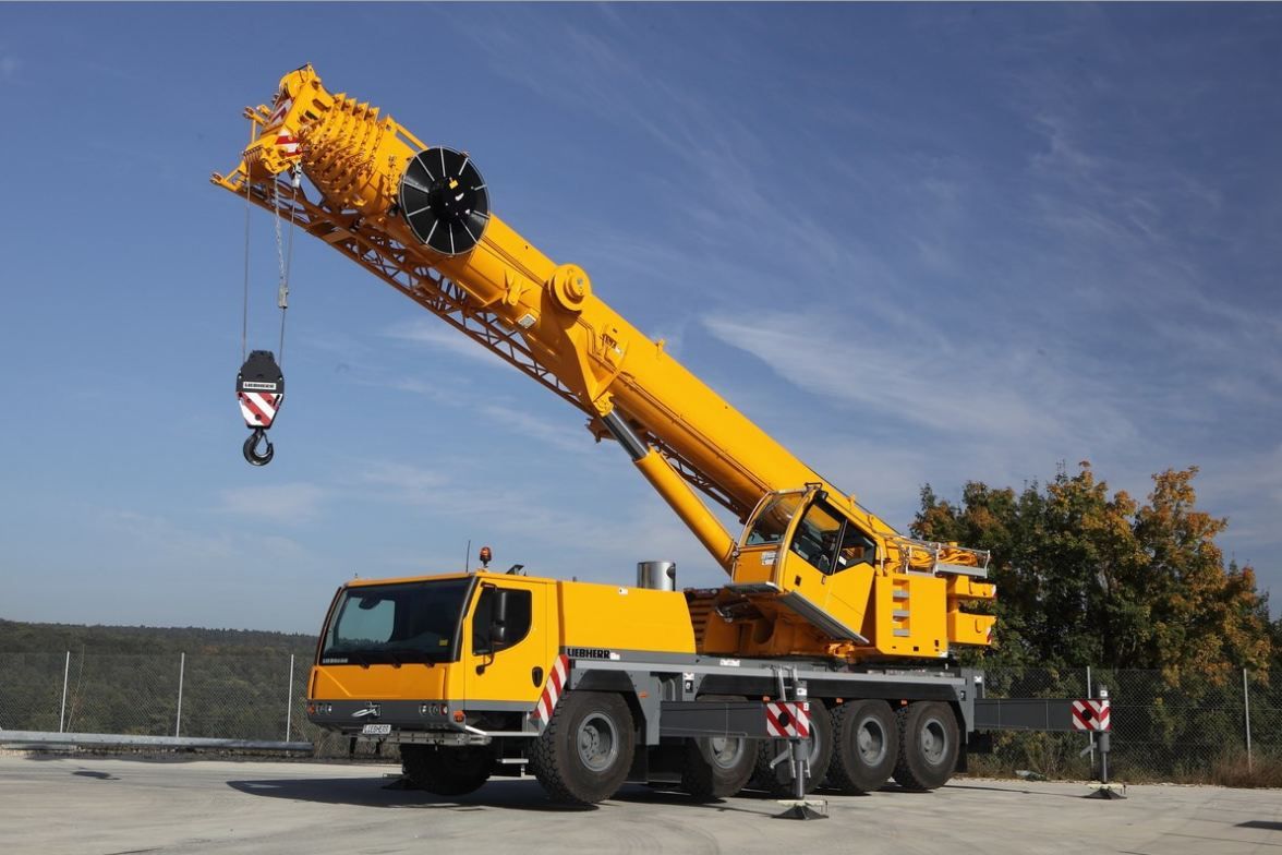 Grue automotrice LTM 1095-5.1 - Liebherr - capacité de charge max 95 t - flèche télescopique jusqu'à 58 m_3