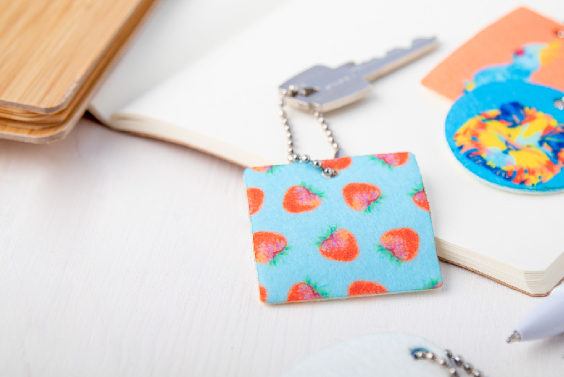 Porte-clé personnalisé carré en feutre RPET - Impression couleur sur une face - Minimum 100 pièces_3