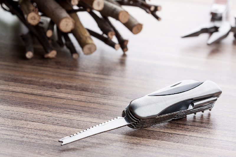 Couteau de poche 11 fonctions en métal - couleur argenté - poids 52,5 gr_3