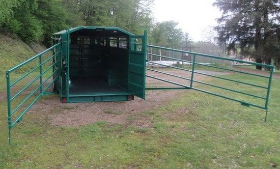 Bétaillère avec fond en résine et séparation intérieure manuelle