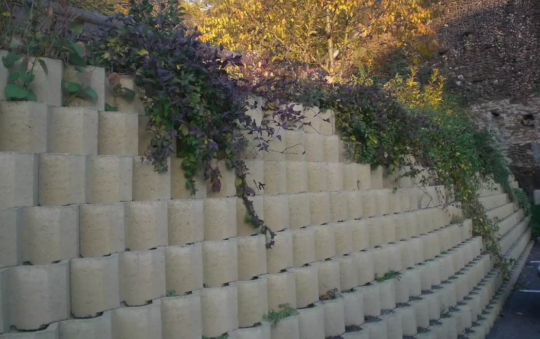 Élément en béton pour constructions durables et esthétiques