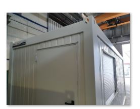 Module isolé de bureau en acier avec panneaux personnalisables Europbox