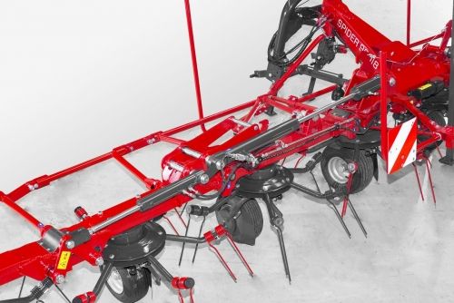 Spider 900/8 - Faneuse performante avec protections latérales interconnectées