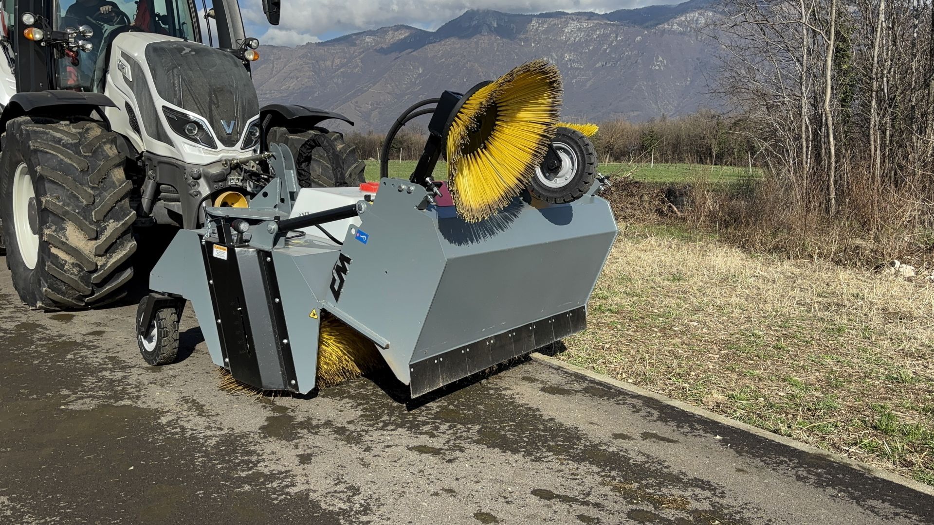 Balayeuse aligneuse ramasseuse agricole pour tracteurs chargeuse sur pneus_3